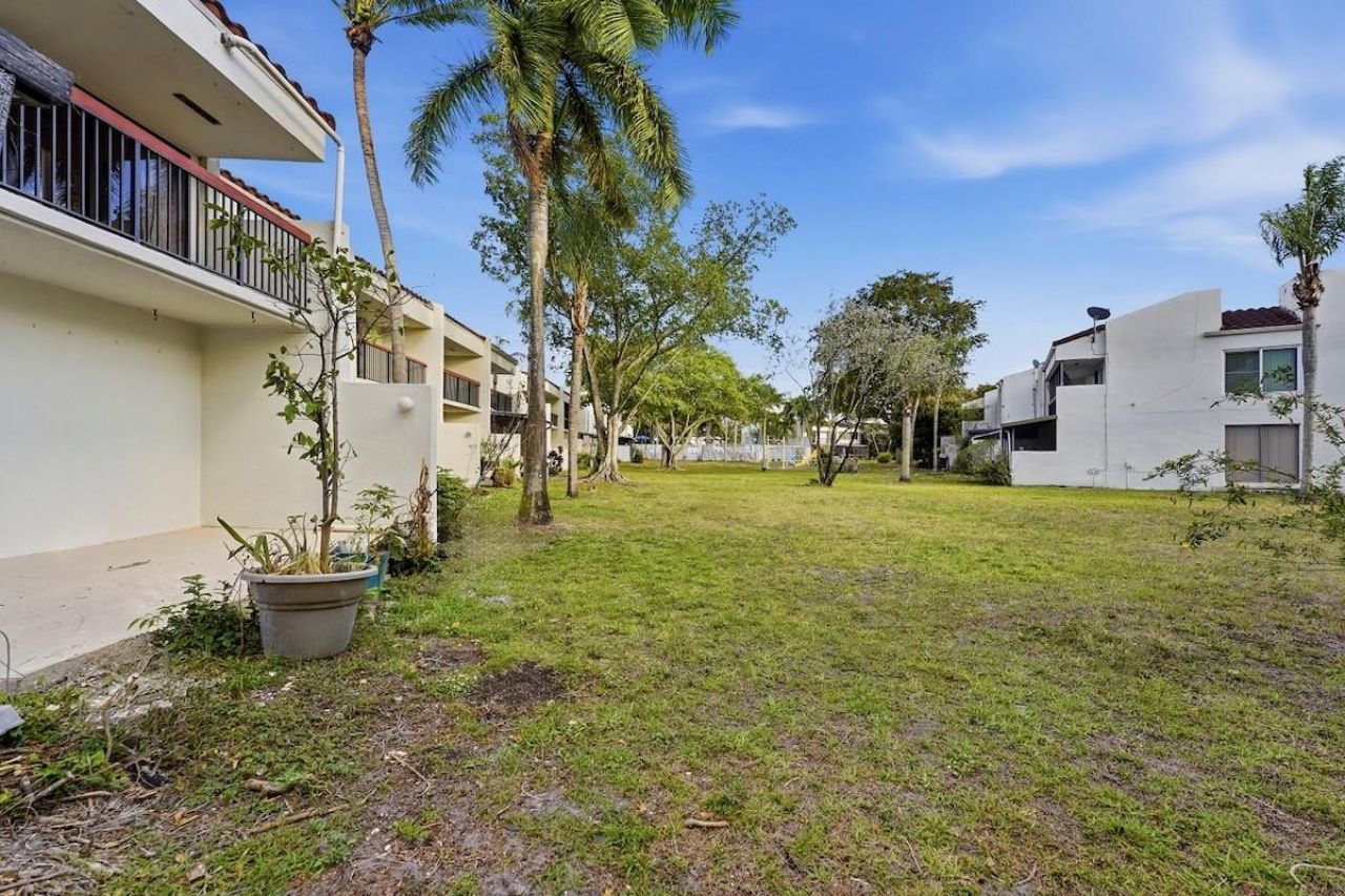 6678 Racquet Club Drive, Unit 209, Fort Lauderdale, FL 33319 Photo