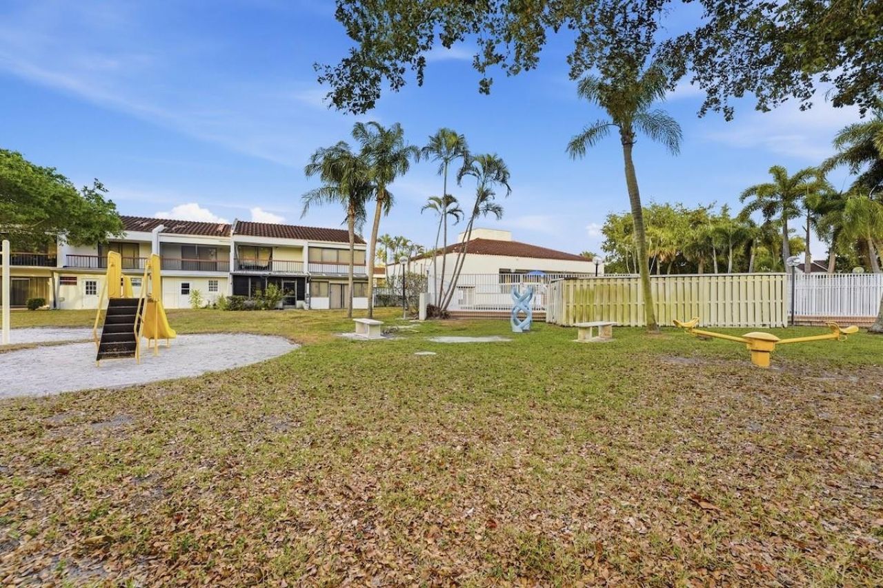 6678 Racquet Club Drive, Unit 209, Fort Lauderdale, FL 33319 Photo