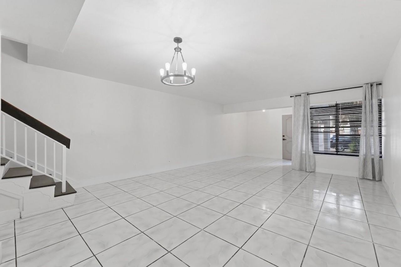 6678 Racquet Club Drive, Unit 209, Fort Lauderdale, FL 33319 Photo