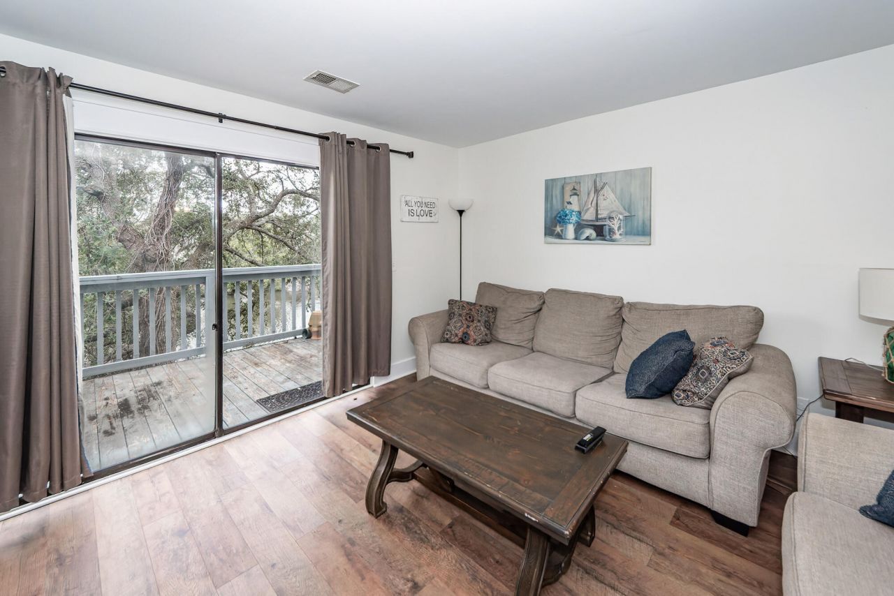 8483 Yadkin Circle Photo 12