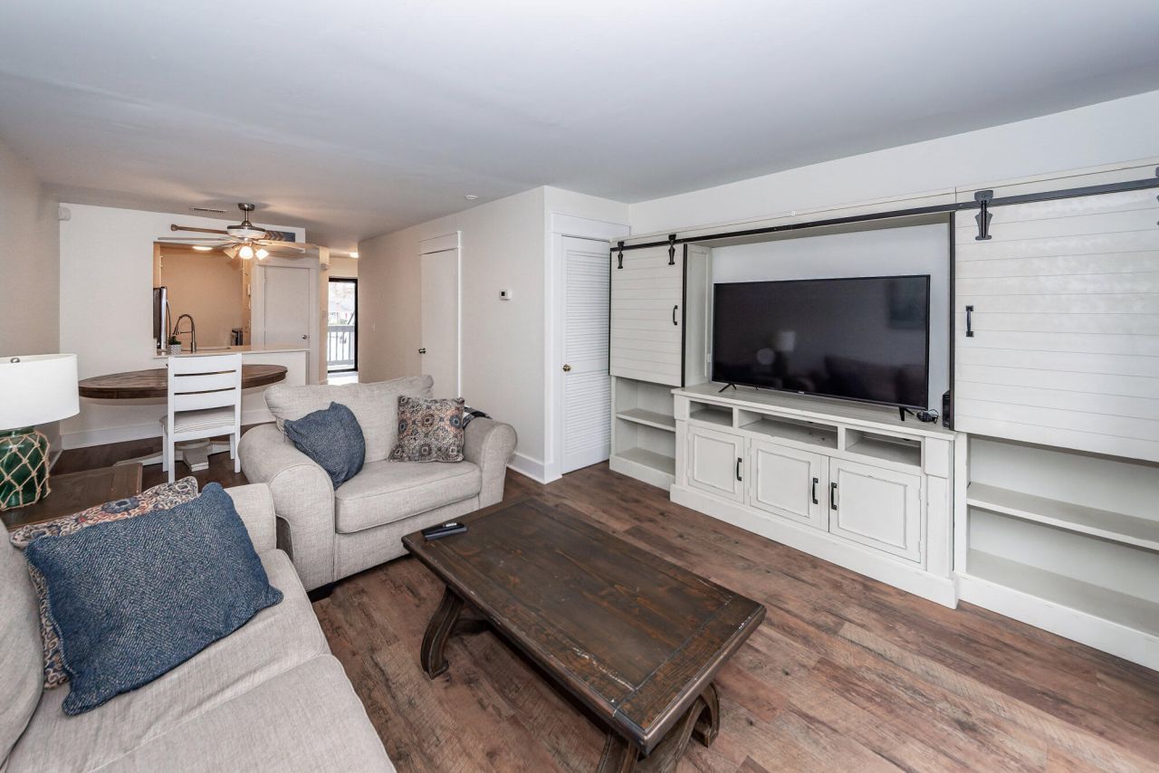 8483 Yadkin Circle Photo 15