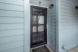 8483 Yadkin Circle photo 4