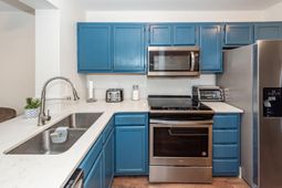 8483 Yadkin Circle photo 4