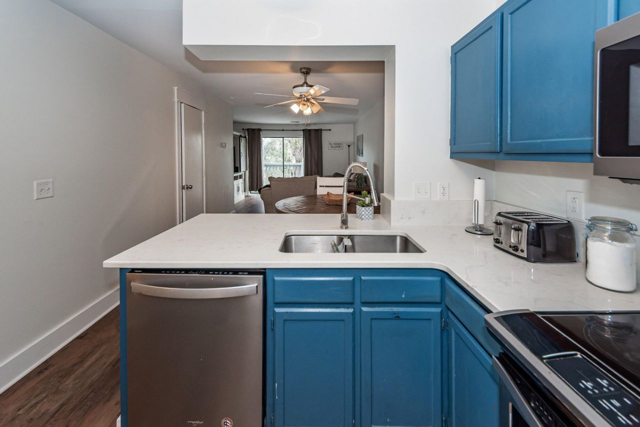 8483 Yadkin Circle Photo 7