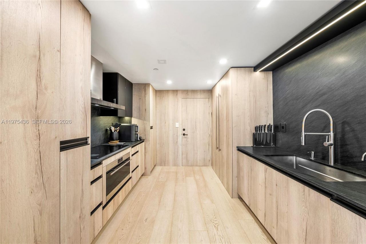 10205 Collins Ave , Unit 605, Bal Harbour, FL 33154 Photo