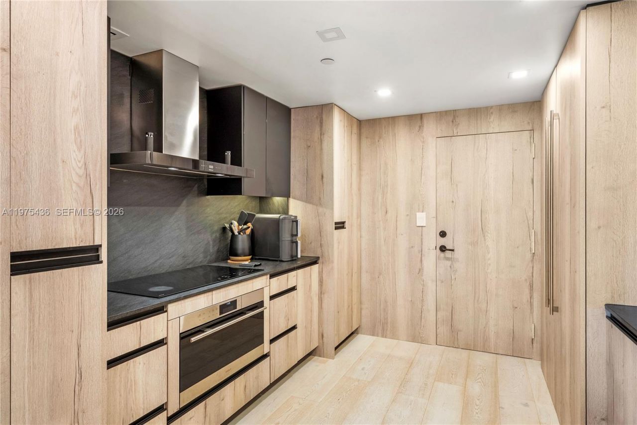 10205 Collins Ave , Unit 605, Bal Harbour, FL 33154 Photo