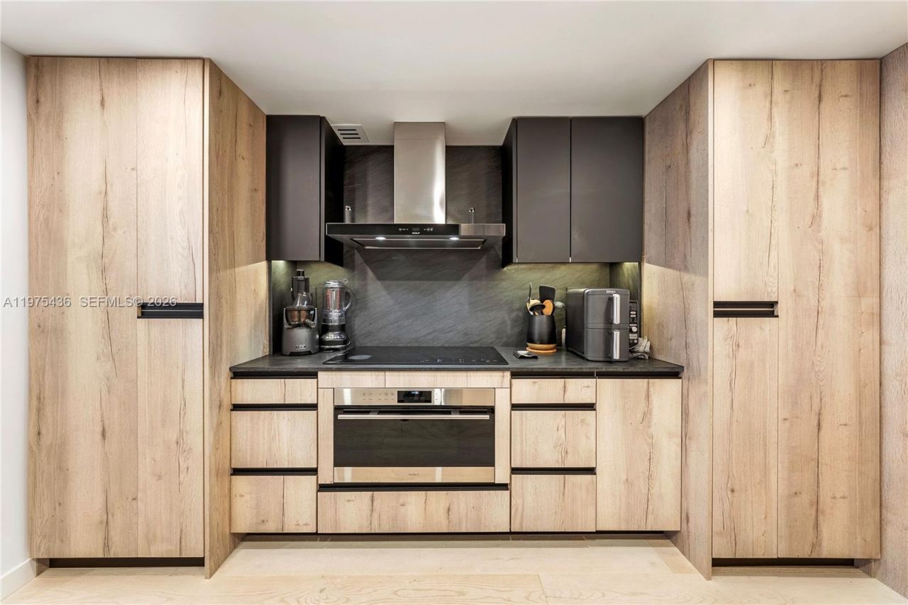 10205 Collins Ave , Unit 605, Bal Harbour, FL 33154 Photo