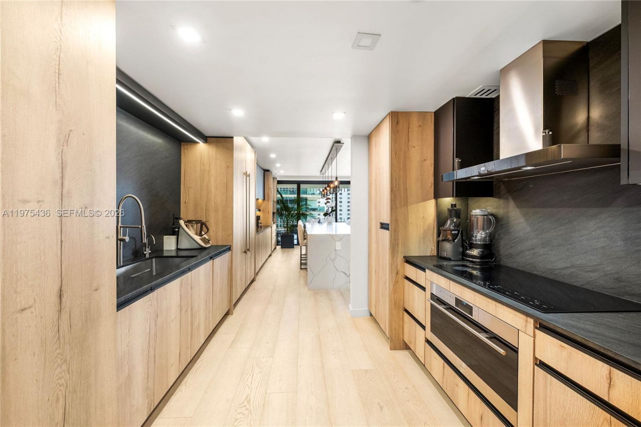 10205 Collins Ave , Unit 605, Bal Harbour, FL 33154 Photo