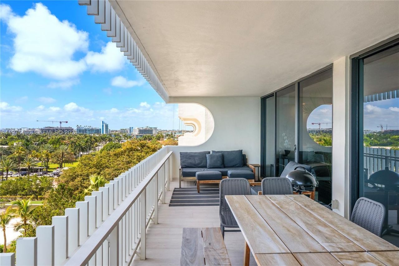 10205 Collins Ave , Unit 605, Bal Harbour, FL 33154 Photo