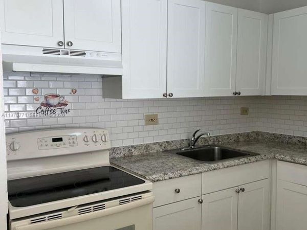 7020 NW 179th St , Unit 109, Hialeah, FL 33015