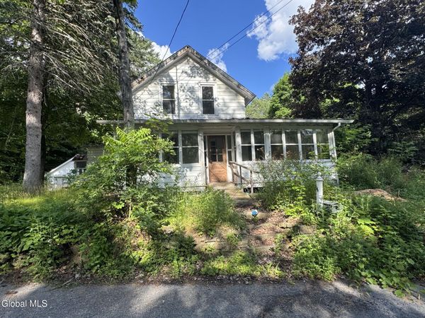 16 Summit Place, Lake Luzerne, NY 12846
