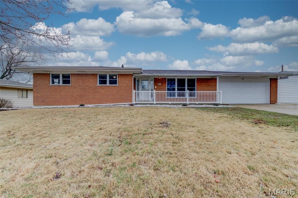 524 Rebecca Drive, Saint Charles, MO 63301 Main Photo