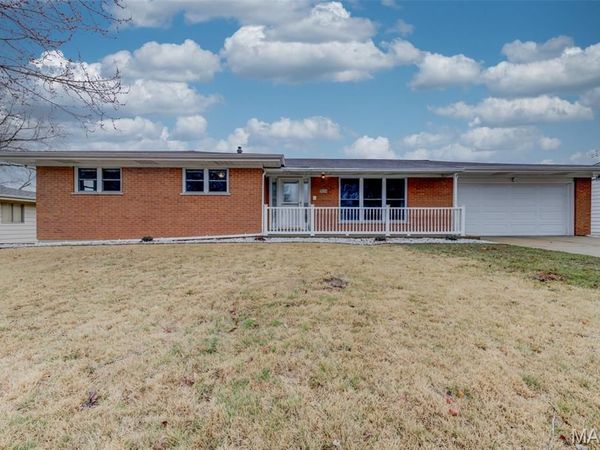 524 Rebecca Drive, St Charles, MO 63301