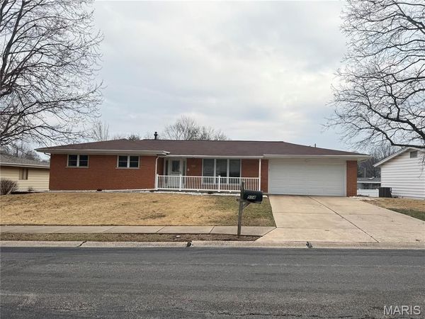 524 Rebecca Drive , St Charles, MO 63301