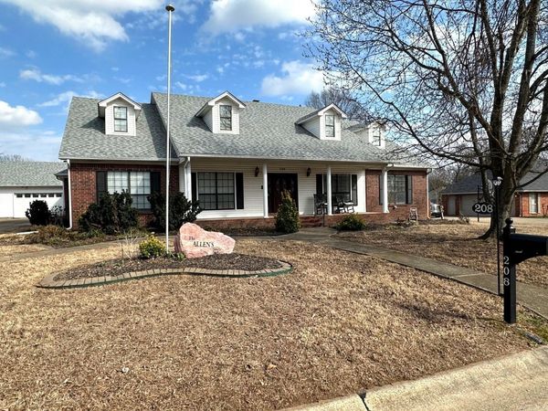 208 Summerfield Dr., Bryant, AR 72022