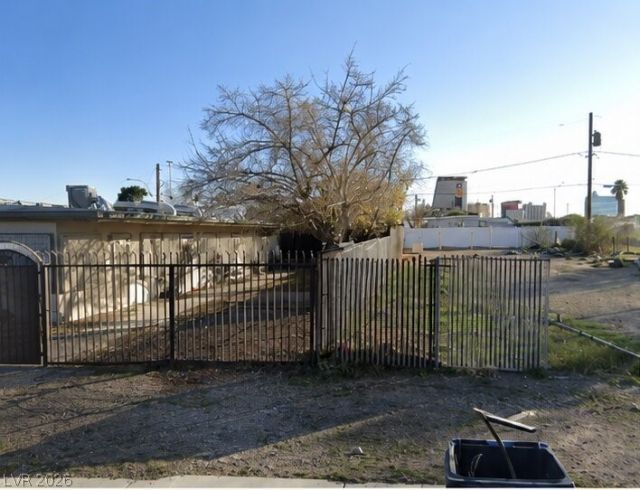 211 Jackson Avenue, Las Vegas, NV 89106 Main Photo