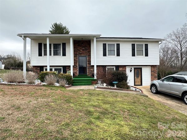 408 Cardinal Drive, Unit 35, Newton, NC 28658