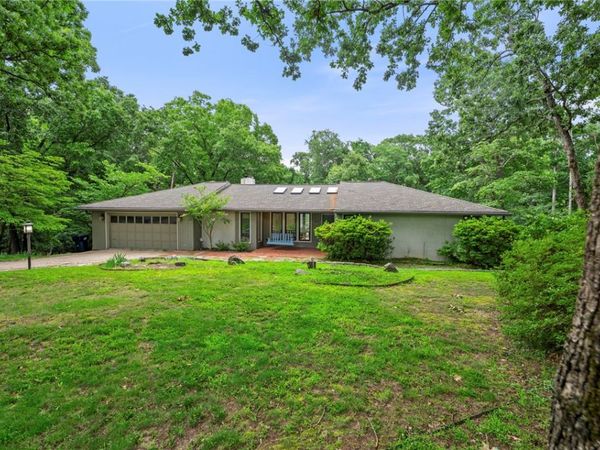 1113 E Walnut Street, Rogers, AR 72756