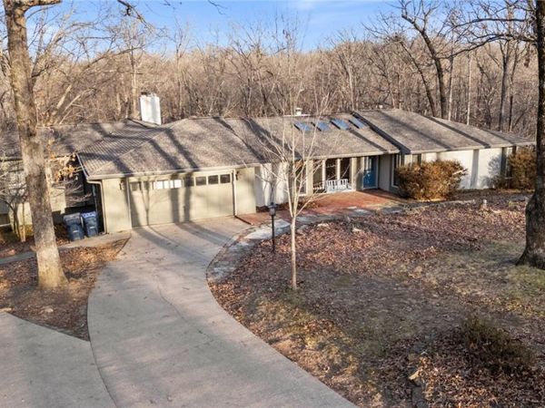 1113 E Walnut Street , Rogers, AR 72756