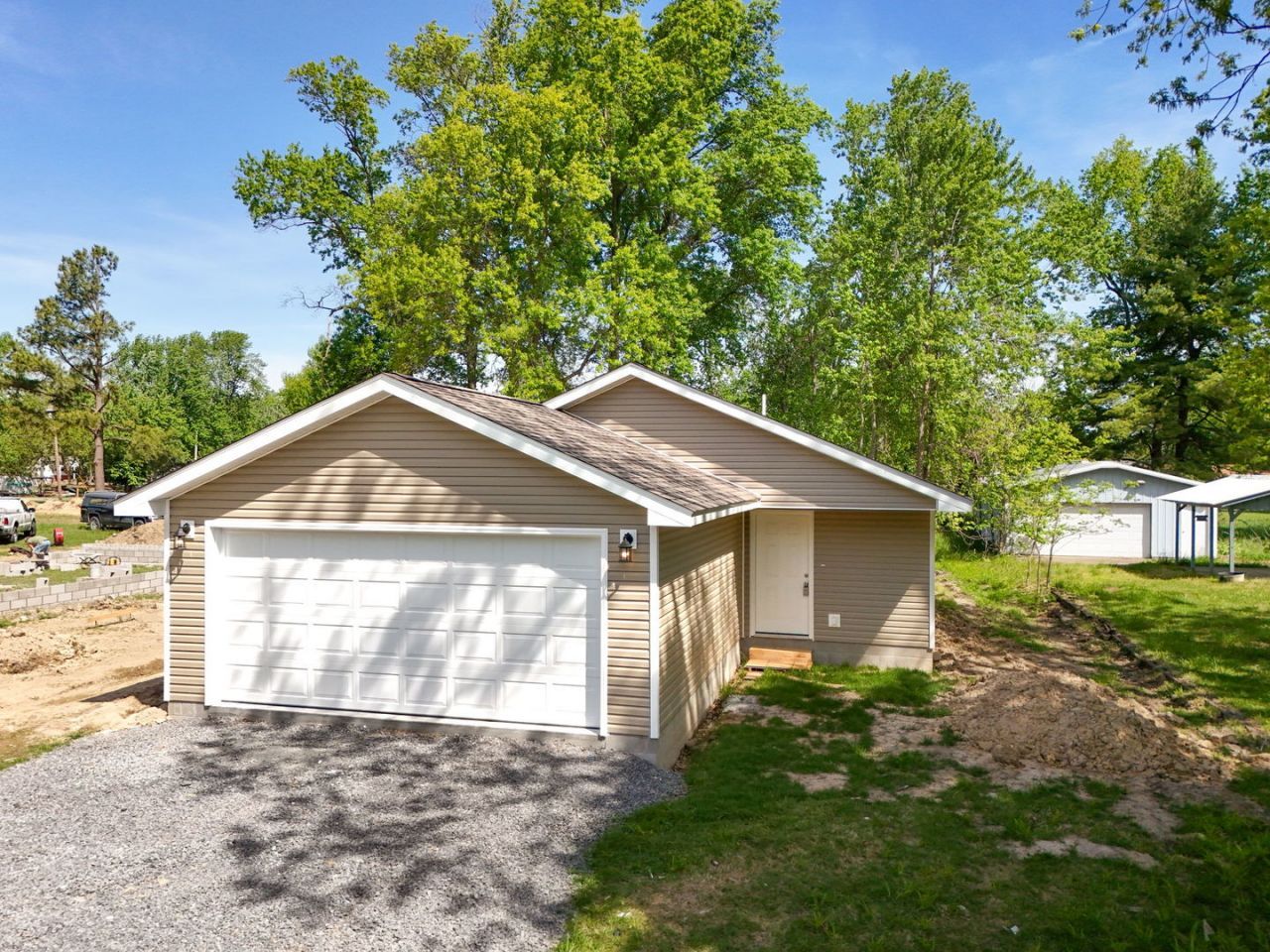 817 W Stotlar Street, Herrin, IL 62948