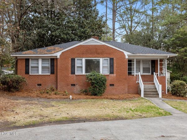 1509 SE Greenville Boulevard, Greenville, NC 27858