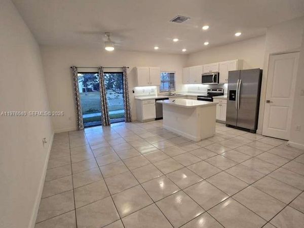 6220 NW 19th St, Sunrise, FL 33313