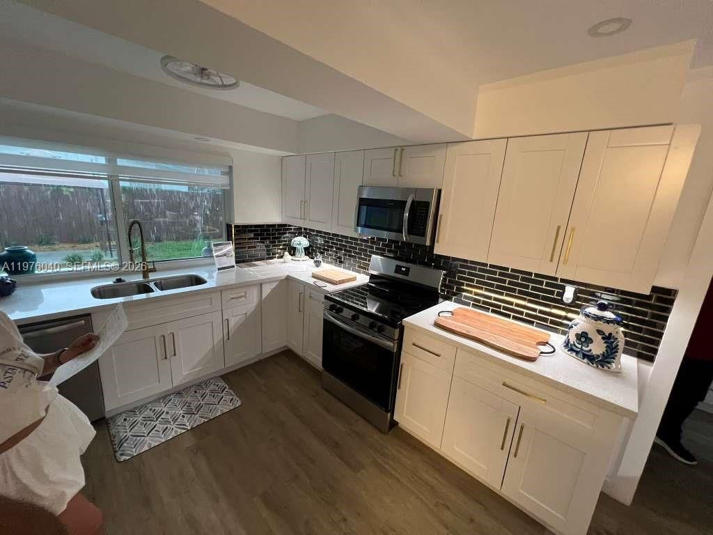 6220 NW 19th St, Sunrise, FL 33313 Photo