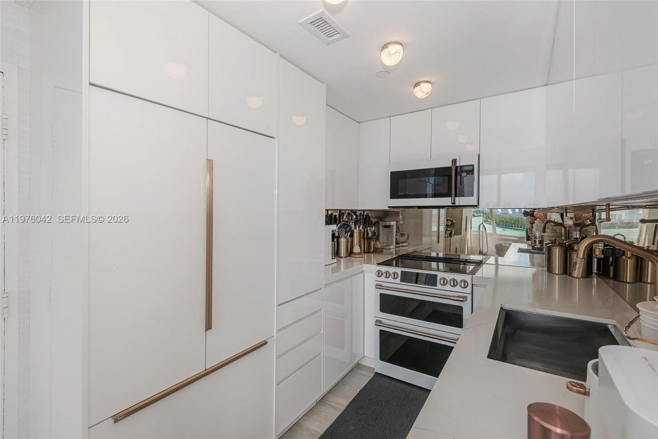 1000 West Ave, Unit 825, Miami Beach, FL 33139 Photo