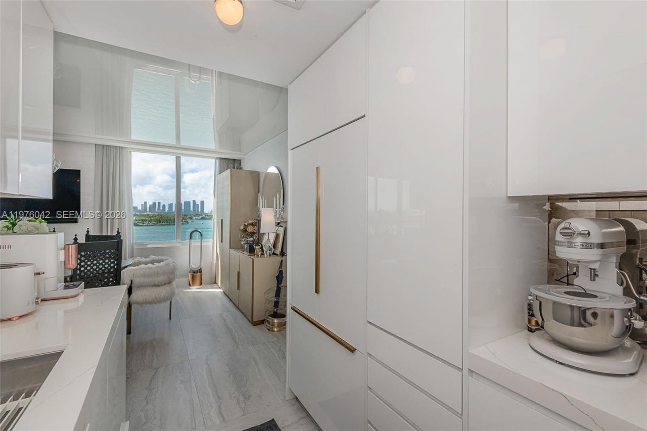 1000 West Ave, Unit 825, Miami Beach, FL 33139 Photo