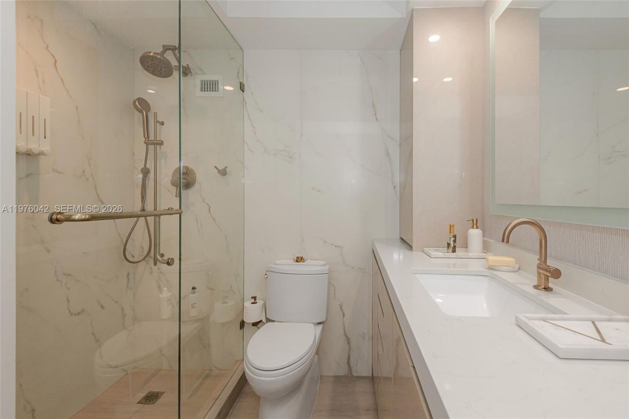 1000 West Ave, Unit 825, Miami Beach, FL 33139 Photo