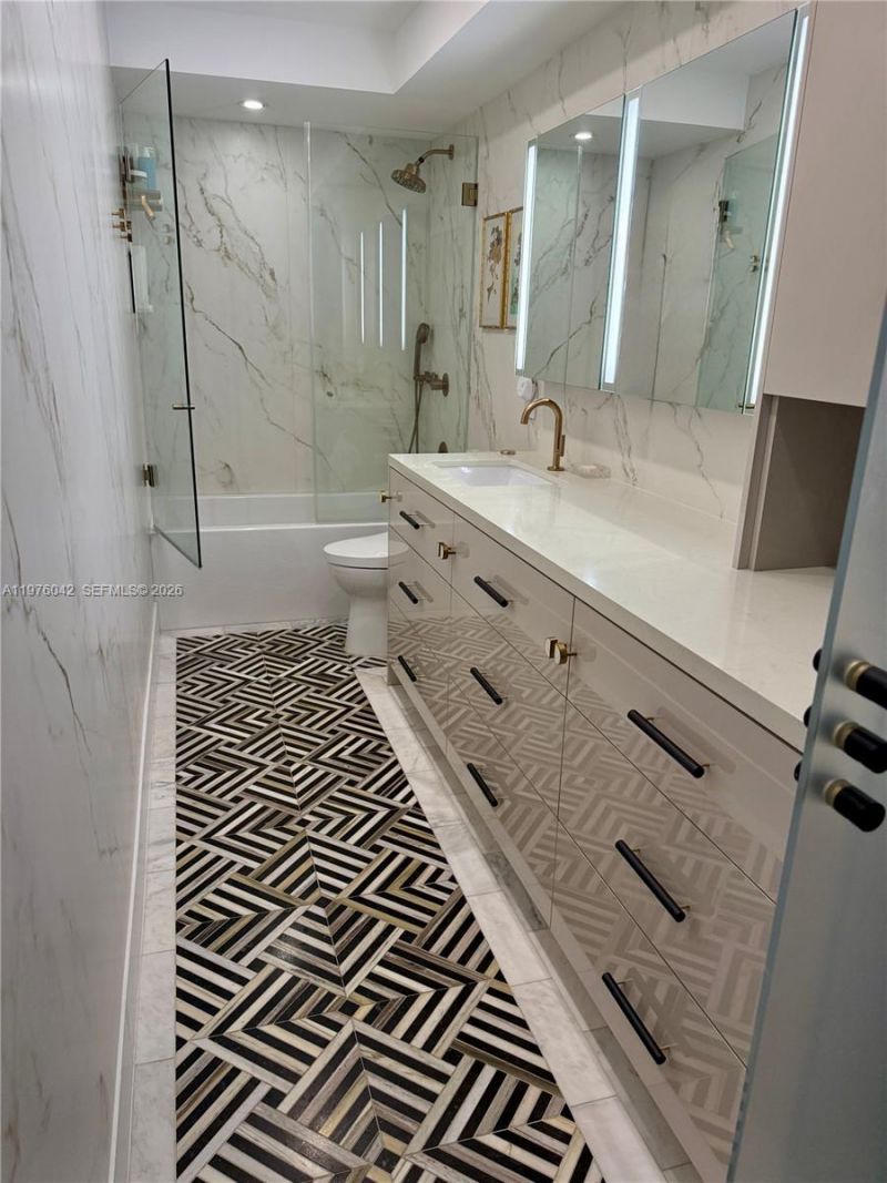 1000 West Ave, Unit 825, Miami Beach, FL 33139 Photo