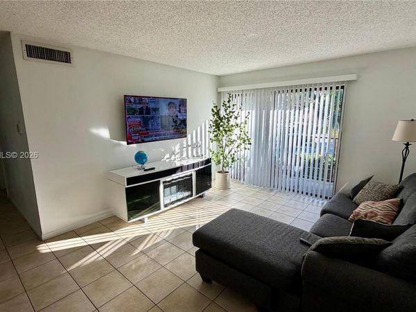 7210 NW 179th St, Unit 206, Hialeah, FL 33015
