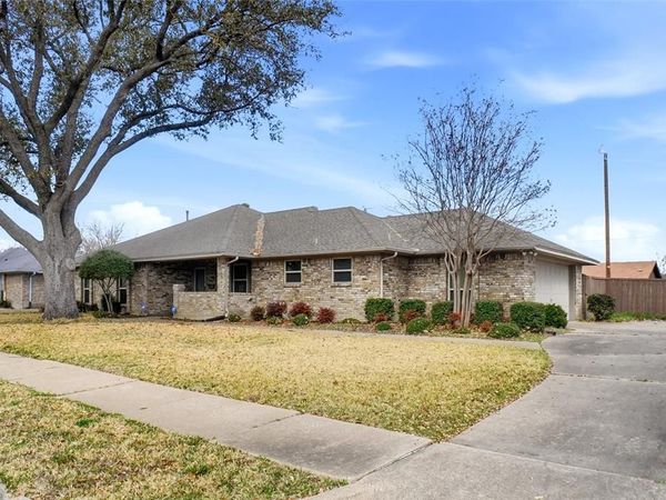 3401 Colonial Drive, Rowlett, TX 75088