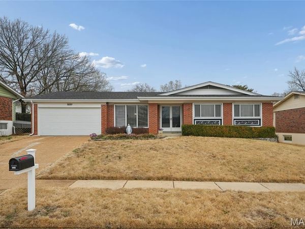 3237 Yorkchester Drive , Unincorporated, MO 63129