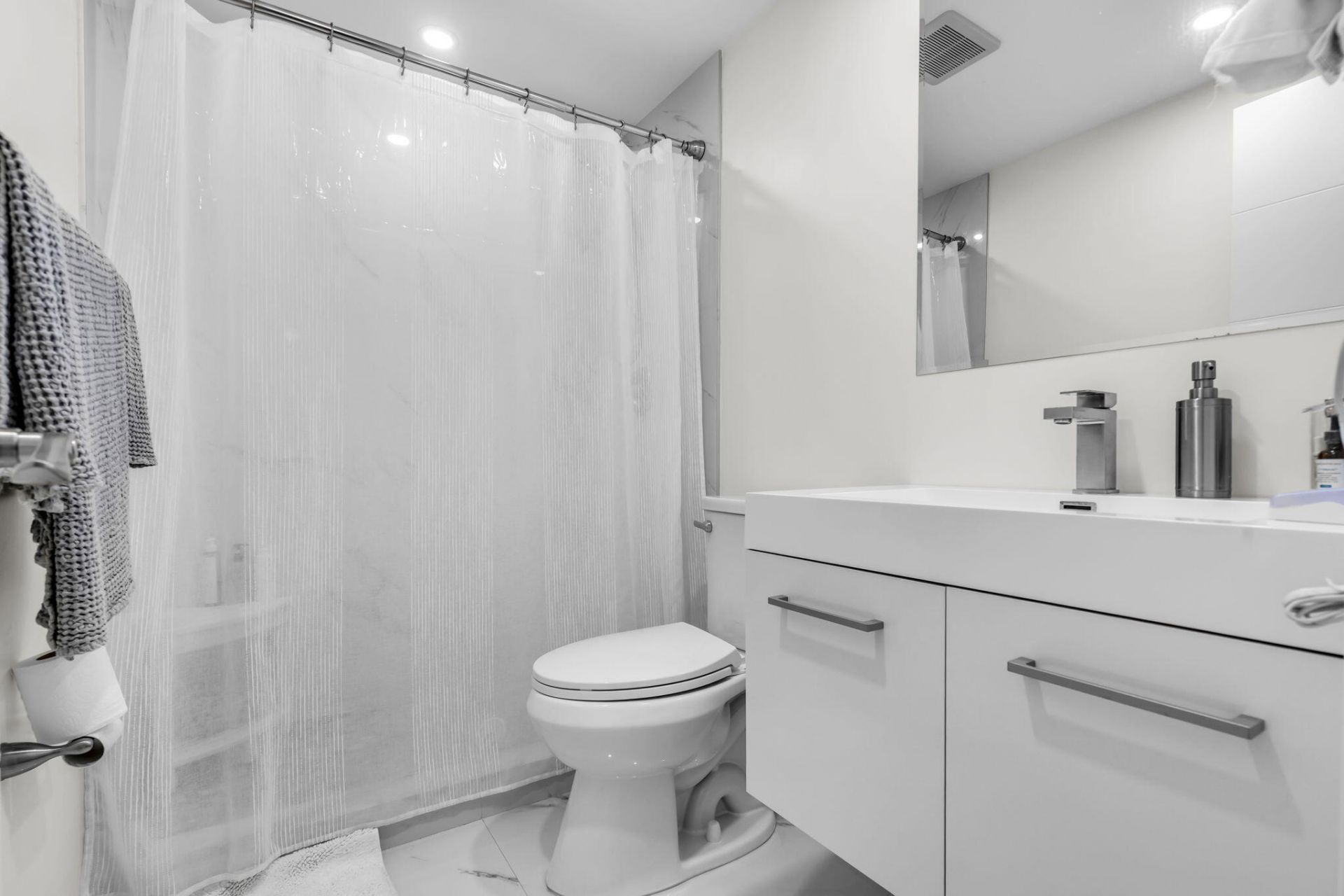 1735 W 60th Street, Unit M307, Hialeah, FL 33012 Photo