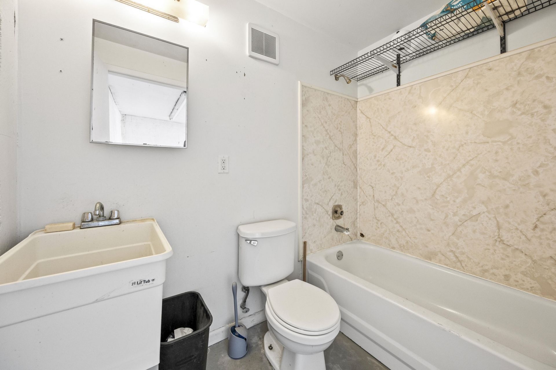 1209 Gateway Road, Unit 207, Lake Park, FL 33403 Photo