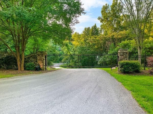 145R Red Oak Trail, Ellijay, GA 30540