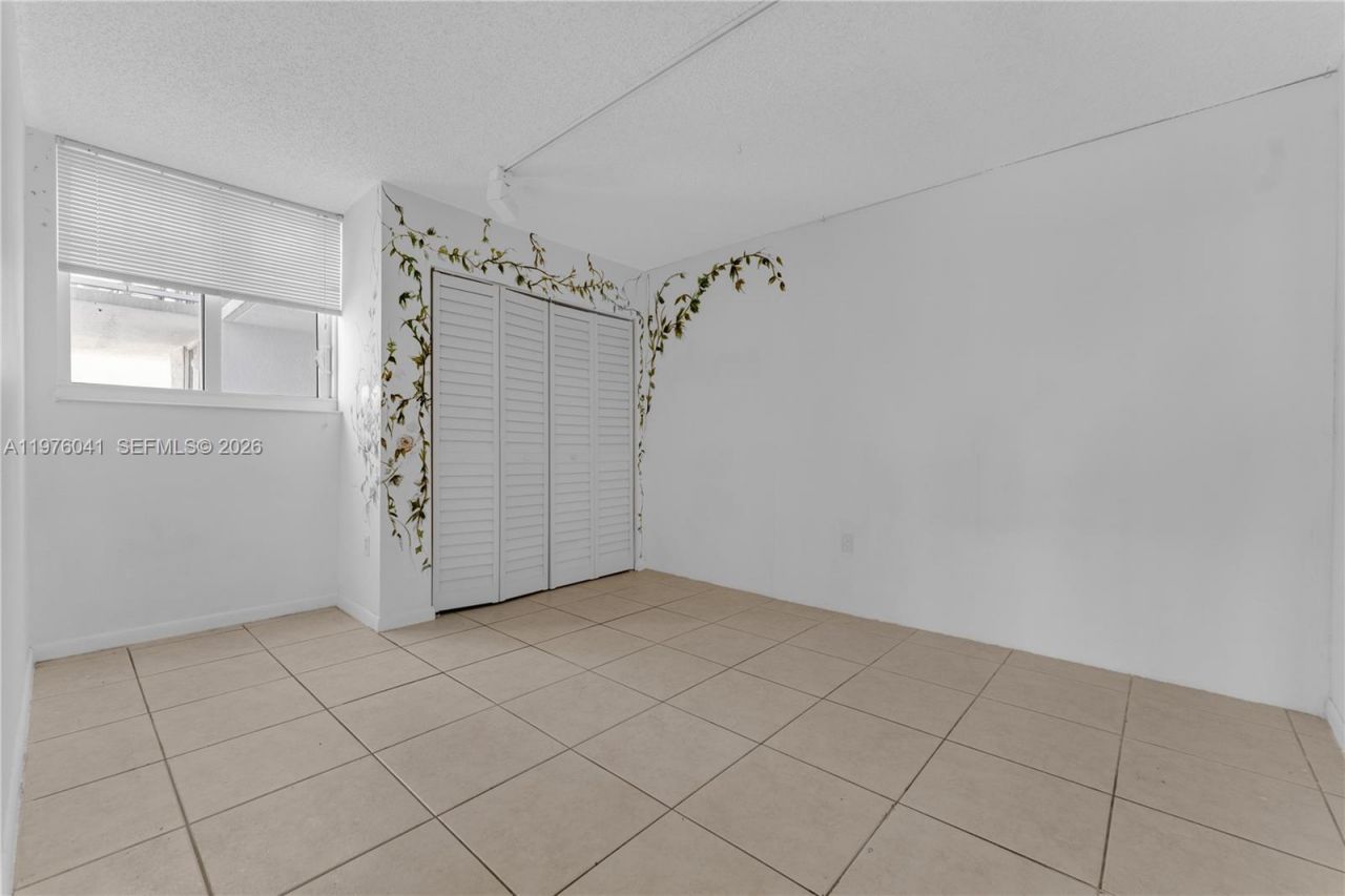 2457 Collins Ave, Unit 201, Miami Beach, FL 33140 Photo