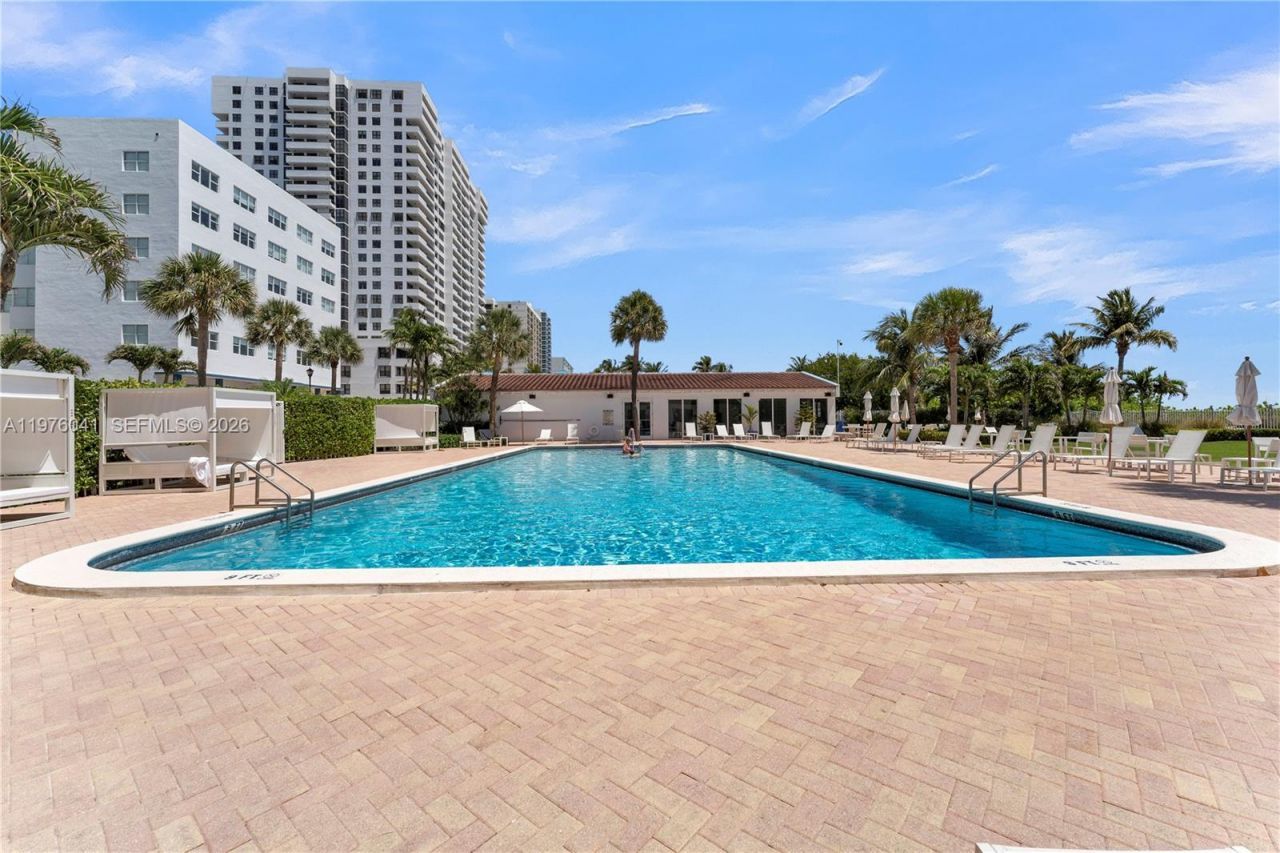 2457 Collins Ave, Unit 201, Miami Beach, FL 33140 Photo