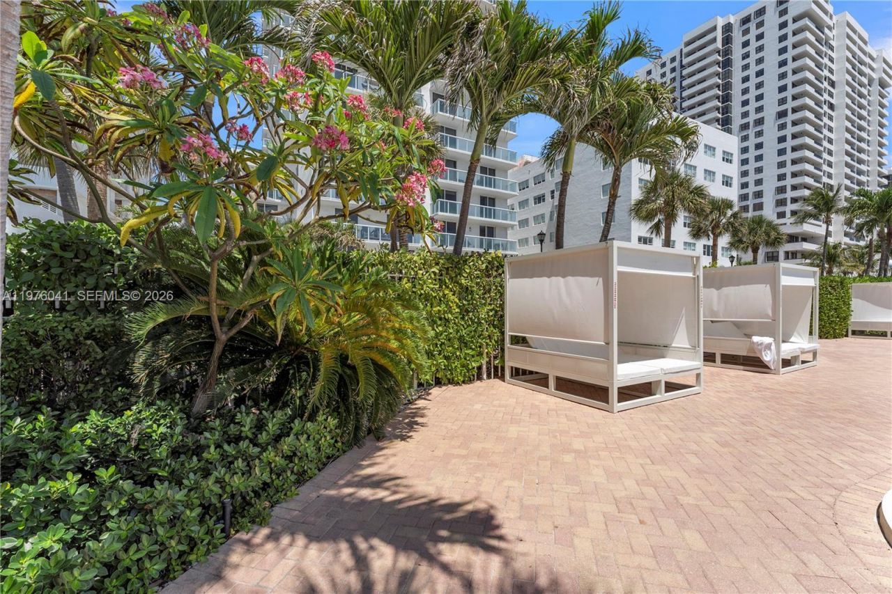 2457 Collins Ave, Unit 201, Miami Beach, FL 33140 Photo