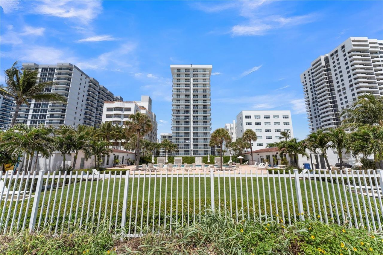 2457 Collins Ave, Unit 201, Miami Beach, FL 33140 Photo