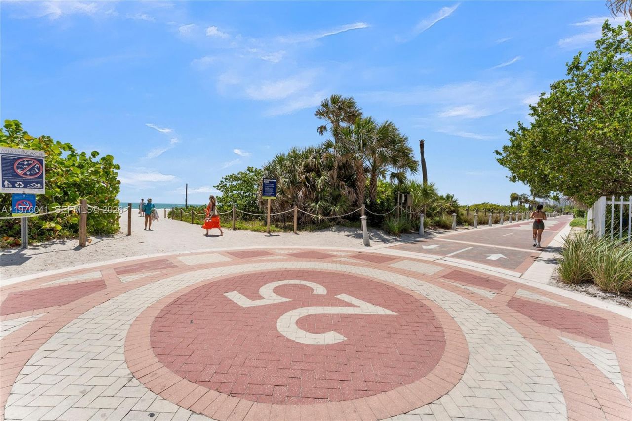 2457 Collins Ave, Unit 201, Miami Beach, FL 33140 Photo