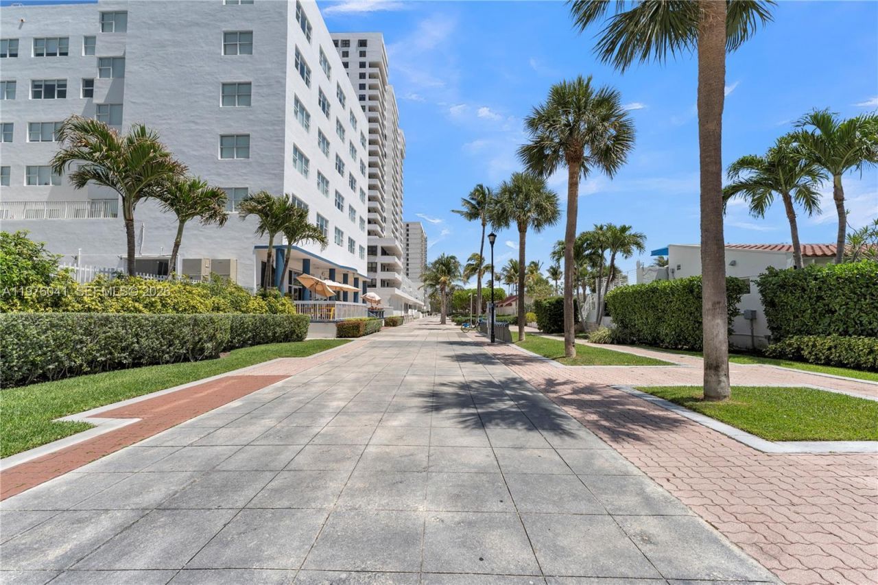 2457 Collins Ave, Unit 201, Miami Beach, FL 33140 Photo