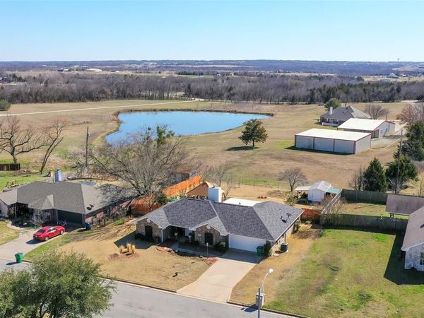 209 Bryant Street, Pottsboro, TX 75076