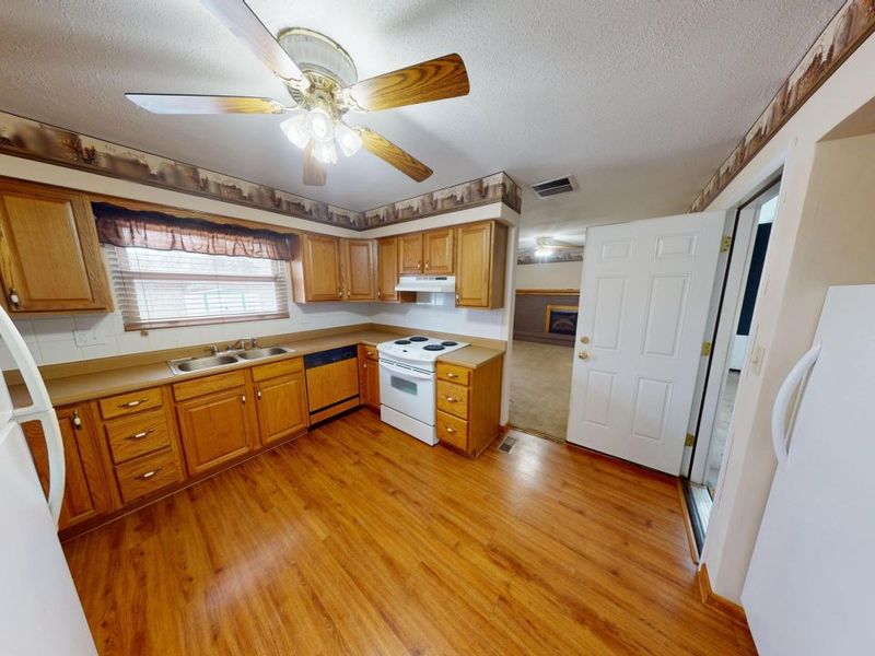 213 Porter Drive, Englewood, OH 45322 Photo 9