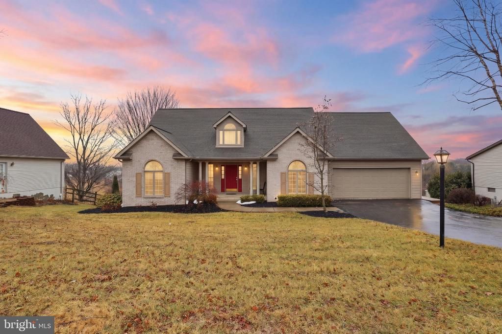 70 PISTON COURT , STEWARTSTOWN, PA 17363