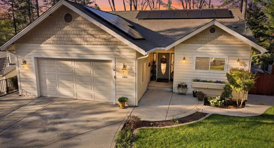 11818 Upper Circle Dr, Grass Valley, CA 95949 Photo