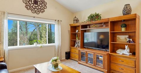 11818 Upper Circle Dr, Grass Valley, CA 95949 Photo