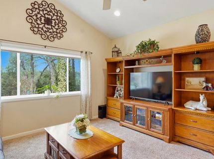 11818 Upper Circle Dr, Grass Valley, CA 95949 Photo