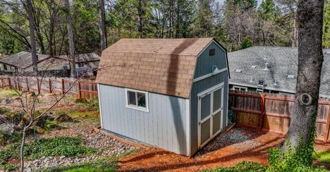 11818 Upper Circle Dr, Grass Valley, CA 95949 Photo